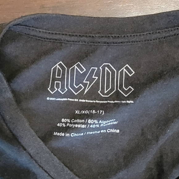 ACDC Live 1981 Tour Short Sleeve Tshirt - Picture 2 of 2
